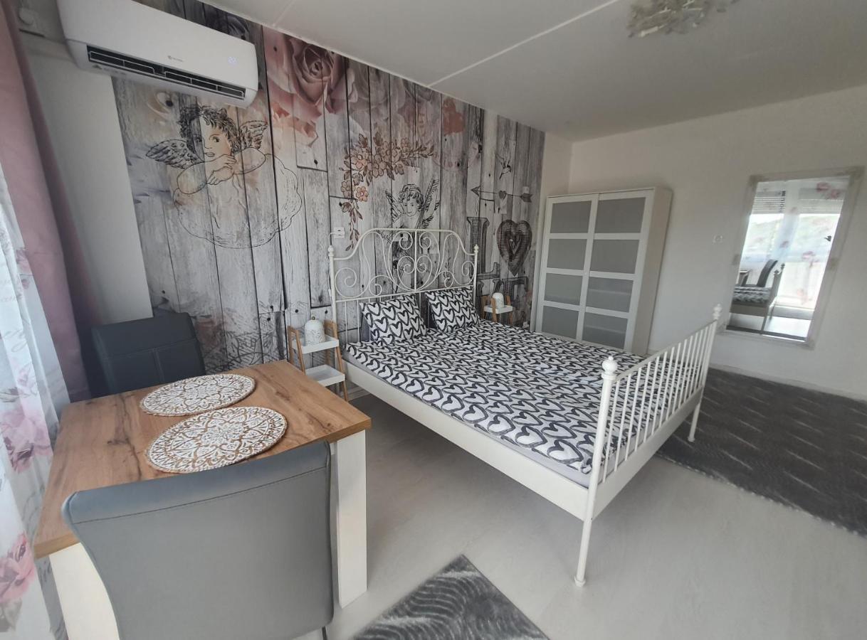 Hegyalja Apartman Miskolc Extérieur photo